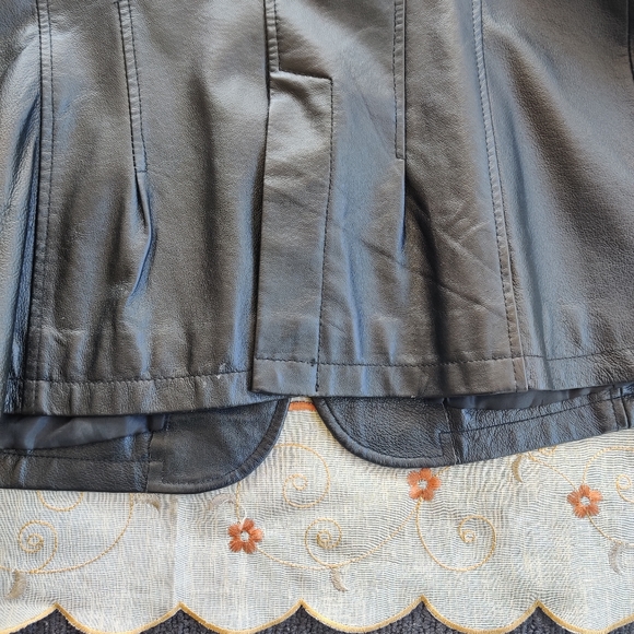 Sold✨100% leather blazer Jacket - Picture 5 of 11